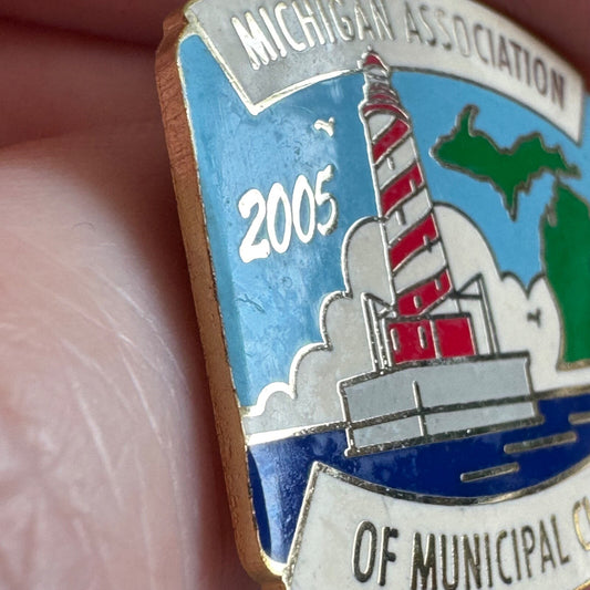 Vintage 2005 Michigan Association of Municipal Clerks Lapel Pin 