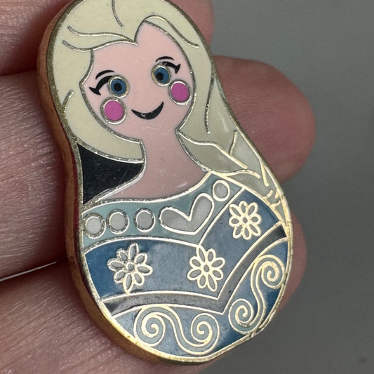 ELSA - FROZEN - NESTING DOLLS MATRYOSHKA - MYSTERY DISNEY PIN 101906