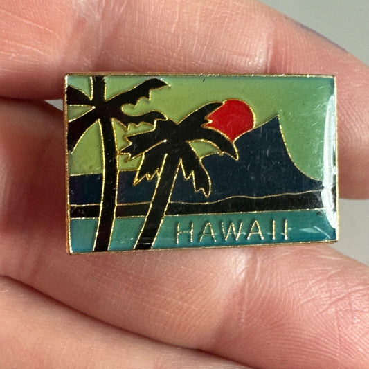 Vintage Hawaii Diamond Head Souvenir Tourist Lapel Pin 