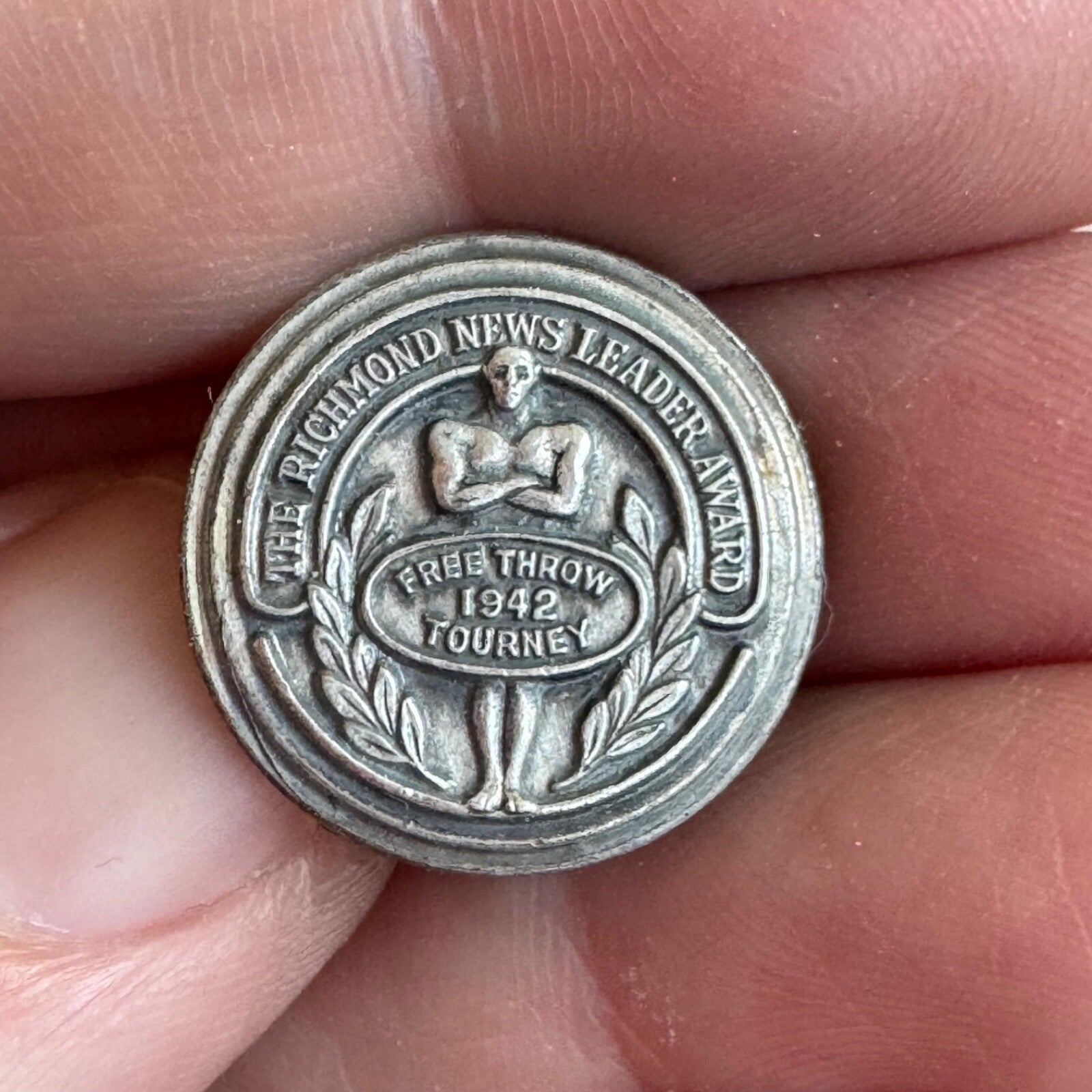 1942 The Richmond News Leader Award Free Throw Tourney Lapel Pin Newspaper