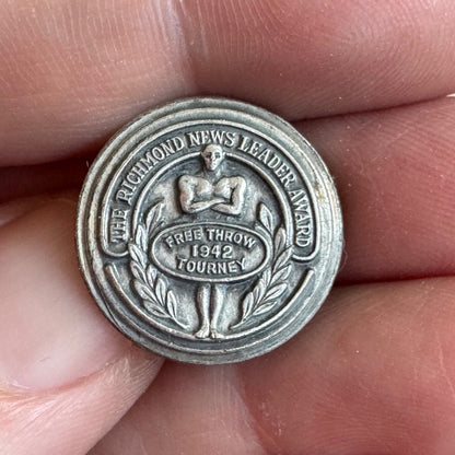 1942 The Richmond News Leader Award Free Throw Tourney Lapel Pin Newspaper