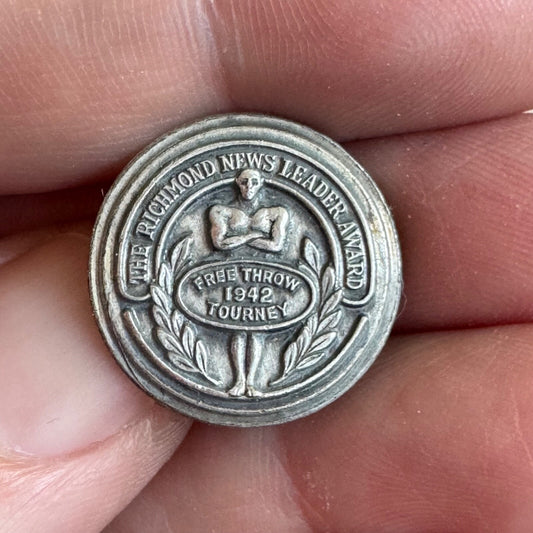 1942 The Richmond News Leader Award Free Throw Tourney Lapel Pin Newspaper