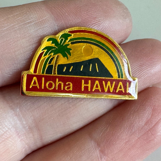 Vintage Aloha Hawaii Diamond Head Souvenir Tourist Lapel Pin 