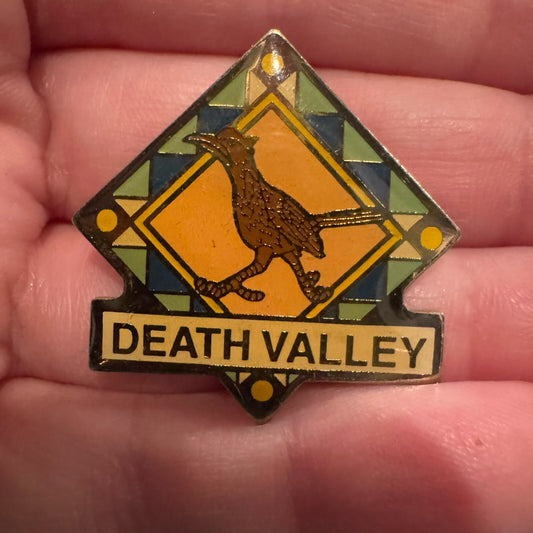Vintage Death Valley Lapel Pin Roadrunner Souvenir Tourist National Park