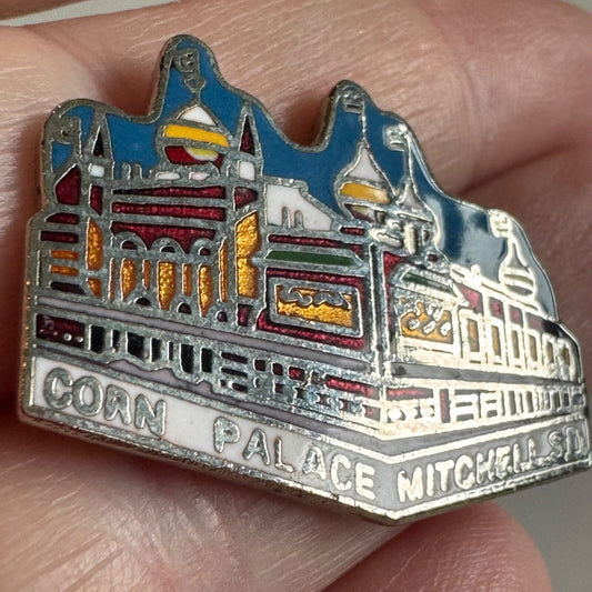 Vintage Corn Palace Mitchell South Dakota Souvenir Tourist Lapel Pin