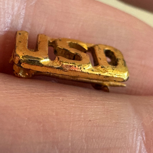 Vintage Gold Tone USO Lapel Pin C-Clasp