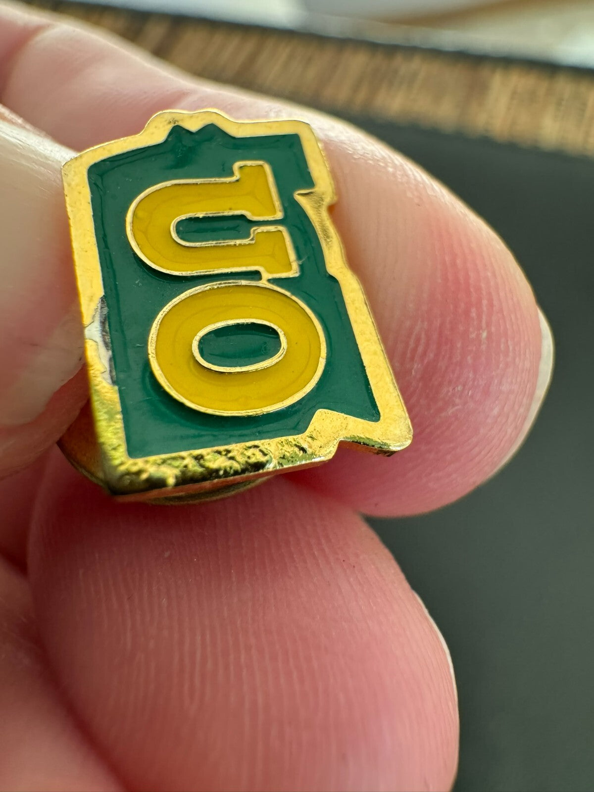 University of Oregon UO Lapel Pin Oregon-Shaped Tie Tack