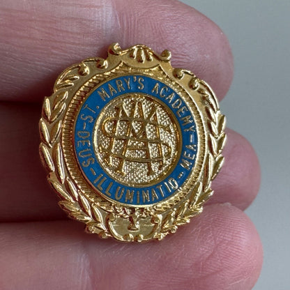 Vintage St. Mary's Academy Deus Illuminato Mea Lapel Pin Inglewood California 