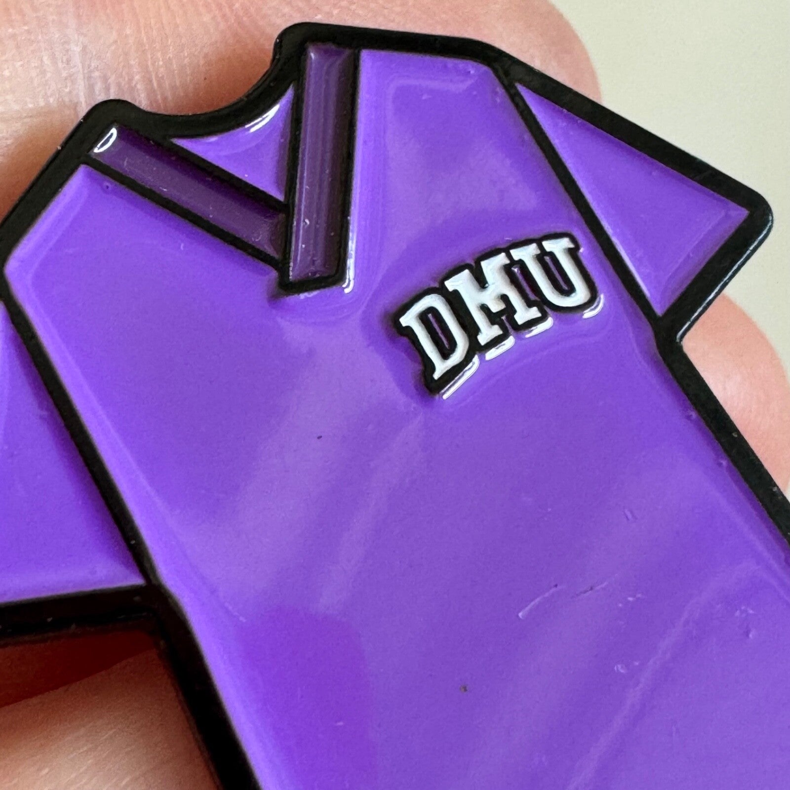 Vintage Des Moines University Medicine DMU Purple Scrubs Medical School Pin