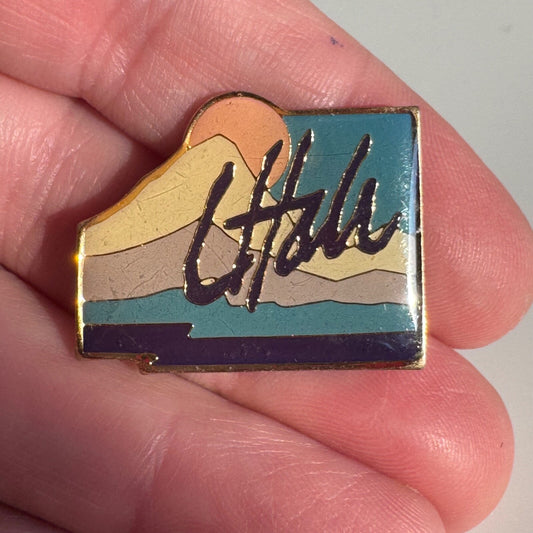 Vintage Utah Ski Skiing Lapel Pin Mountain 1980s 1990s Pastel Resort