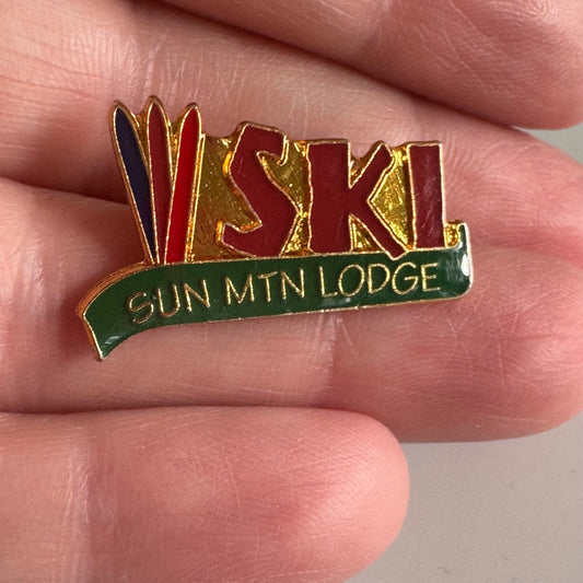 Vintage Sun Mountain Lodge Ski Skiing Mtn Lapel Pin 