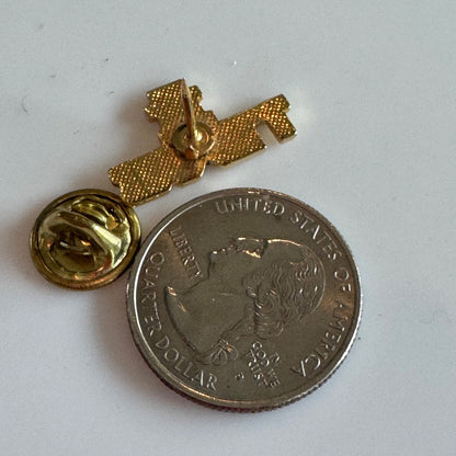 Vintage Texas Oil Rig Derrick Souvenir Tourist Lapel Pin