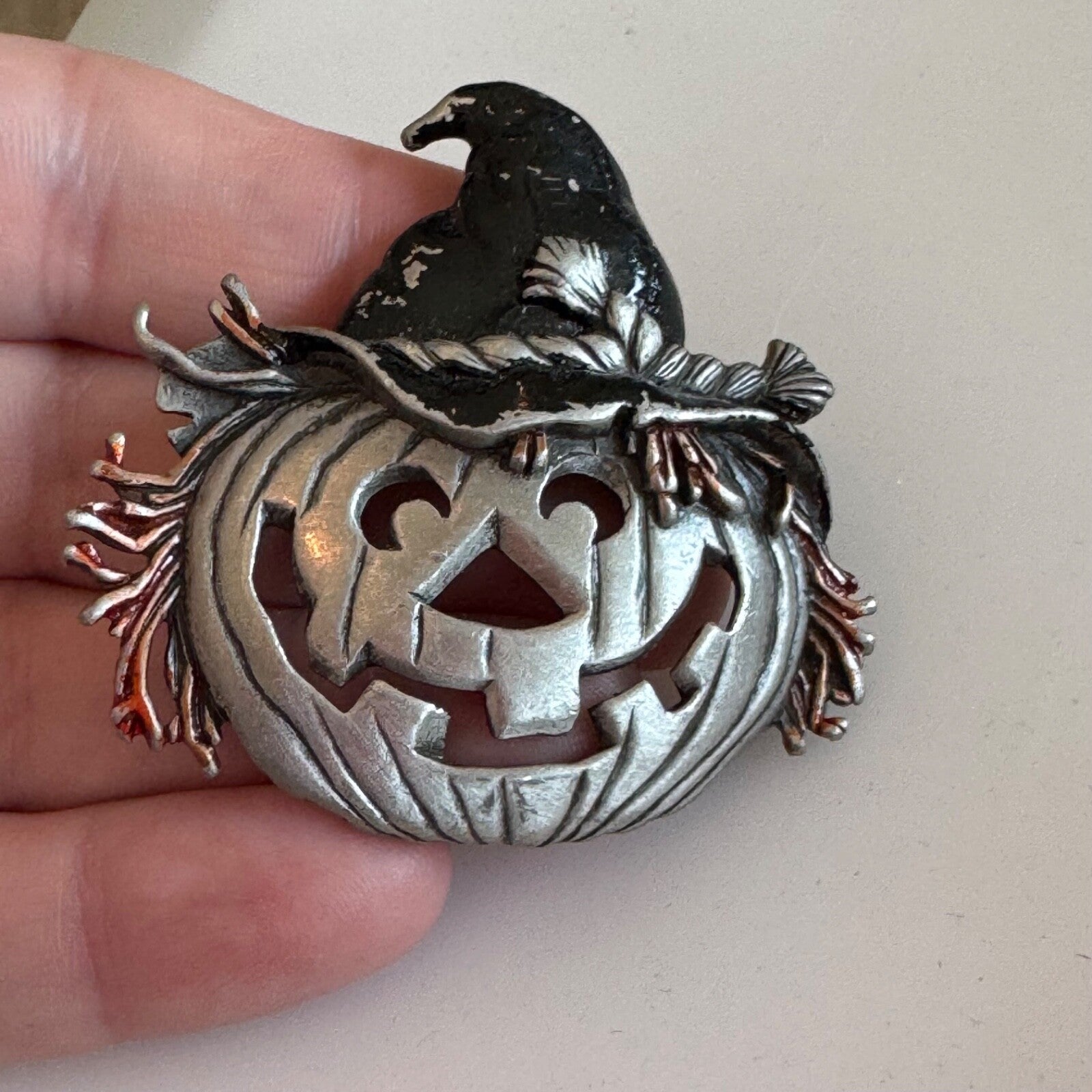 Vtg J.J. Jack-o-Lantern Brooch with Witches Hat Brooch Lapel Pin JJ Halloween