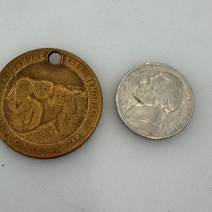 Mt Rushmore National Memorial Black Hills Dedication Medal Token Coin Fob