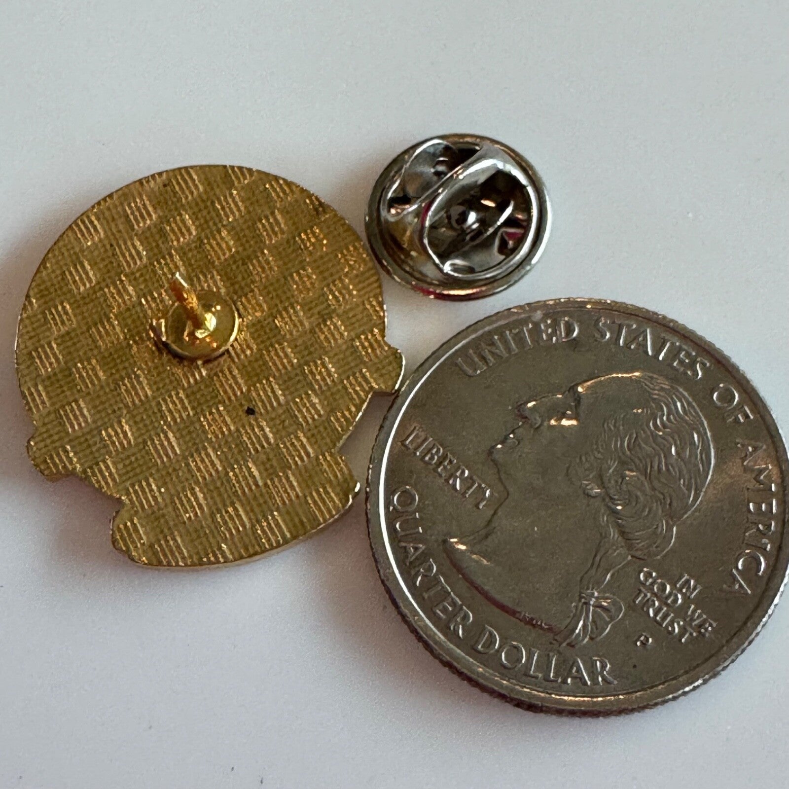 Vintage Bellflower The Friendly City California Coat Of Arms Lapel Pin