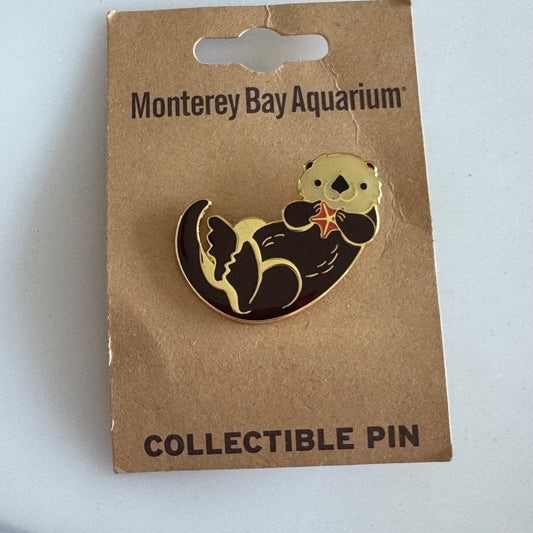Monterey Bay Aquarium Sea Otter Starfish Collectible Souvenir Pin New on Card