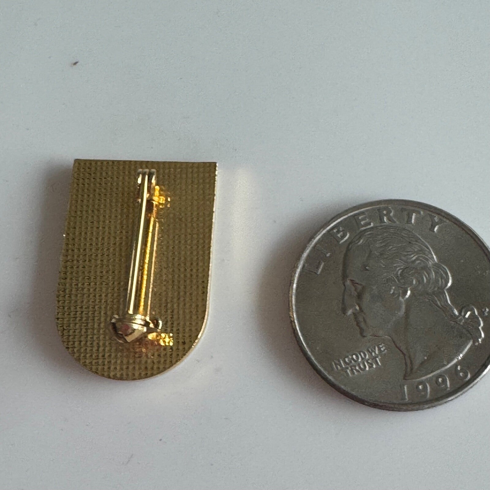 Vintage Mt Hood Meadows Souvenir Tourist Lapel Pin Ski Skiing