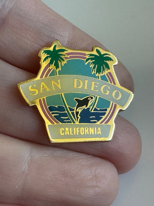 Vintage San Diego California Souvenir Tourist Shamu Orca Sea World Pin