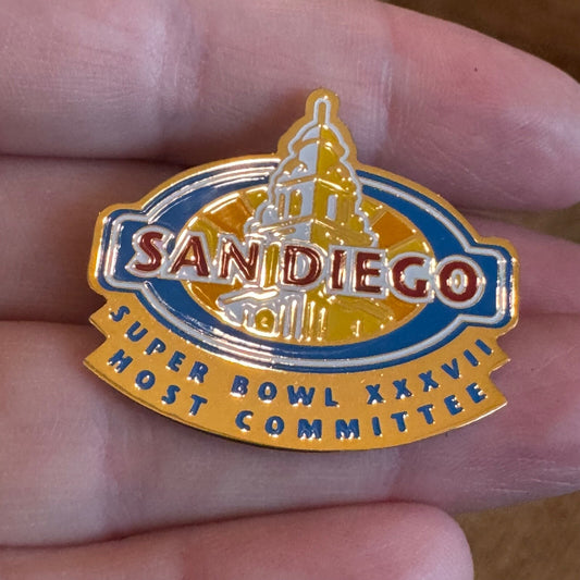 Vtg Super Bowl XXXVII Gold Tone Host Committee San Diego Lapel Pin Peter David