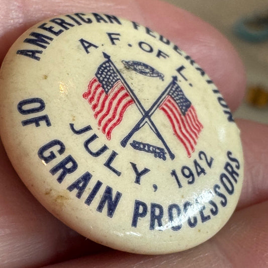 WWII July 1942 American Federation of Grain Processors AFL Lapel Pin Flags