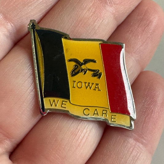 Vintage Iowa State Flag We Care Souvenir Tourist Lapel Pin