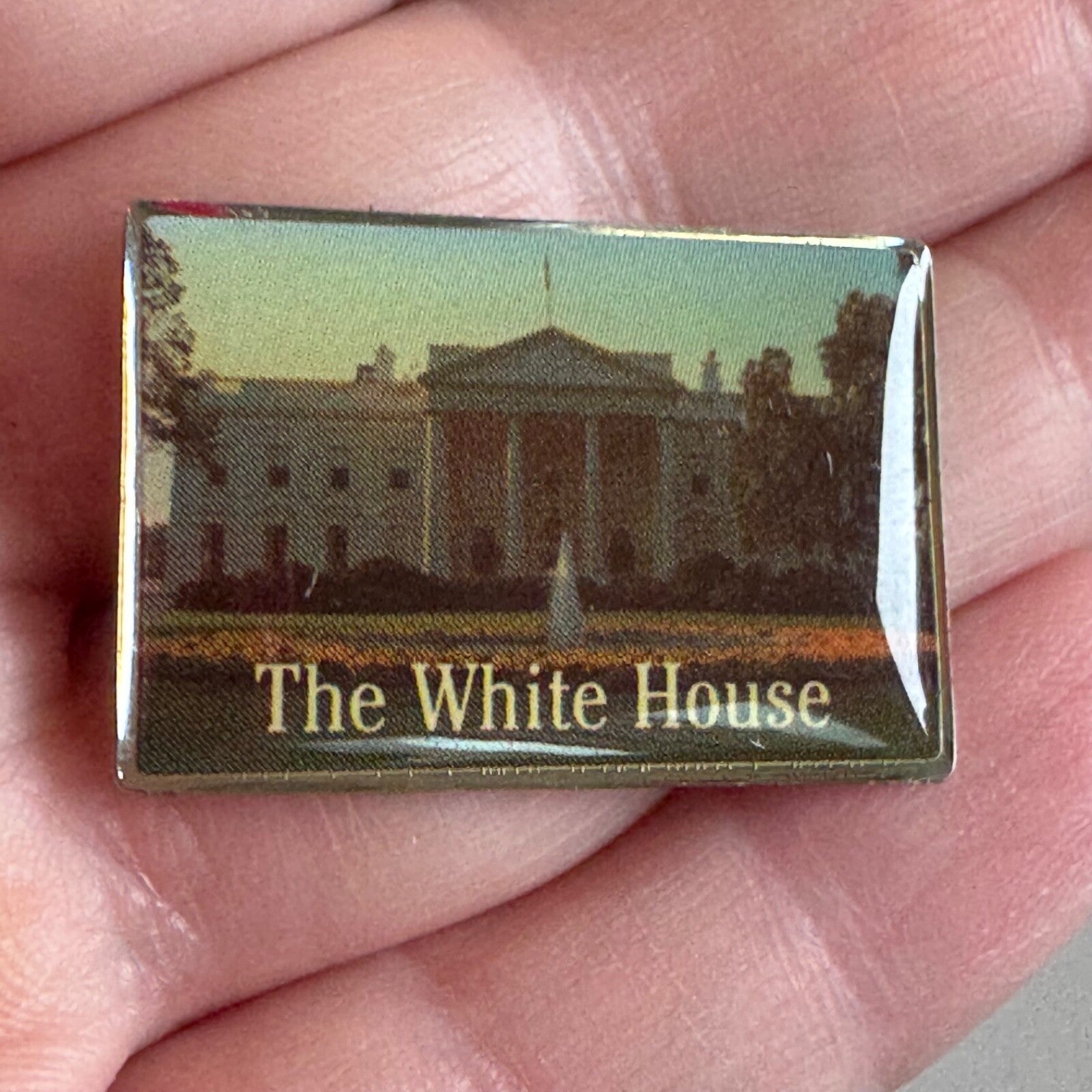 Vintage White House Photo Realistic Souvenir Lapel Pin