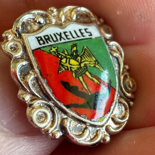 Vintage Bruxelles Brussels Belgium Lapel Pin Souvenir Tourist Shield Crest