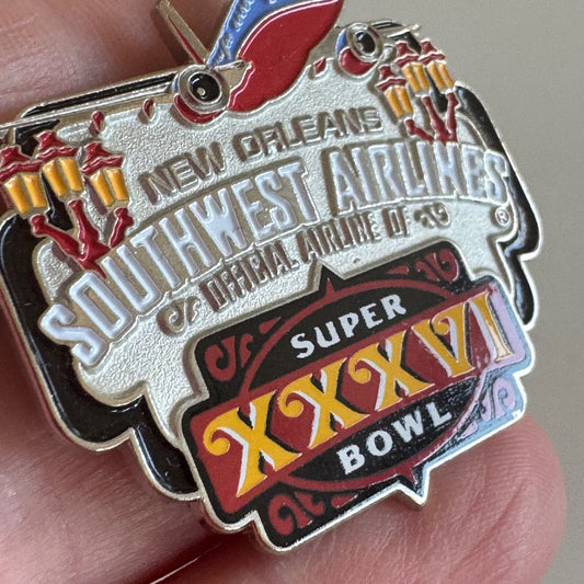 Vintage Southwest Airlines Official Airline of Super Bowl XXXVI New Orleans Pin