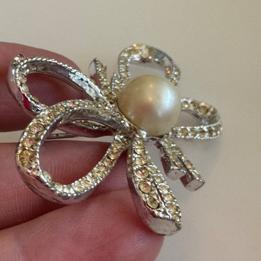 Vintage TARA Silver Tone Bow Brooch Rhinestone Crystal Pearl