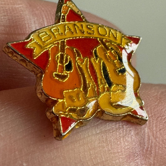 Vintage Branson Missouri Star Acoustic Guitar Cowboy Hats Lapel Pin Souvenir