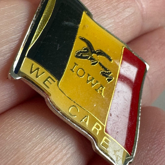 Vintage Iowa State Flag We Care Souvenir Tourist Lapel Pin
