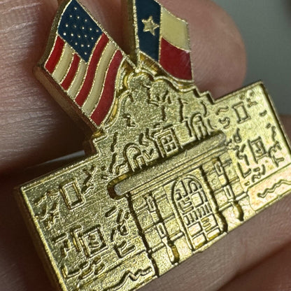 The Alamo Texas & USA Flags San Antonio Pin – Historic Landmark Souvenir