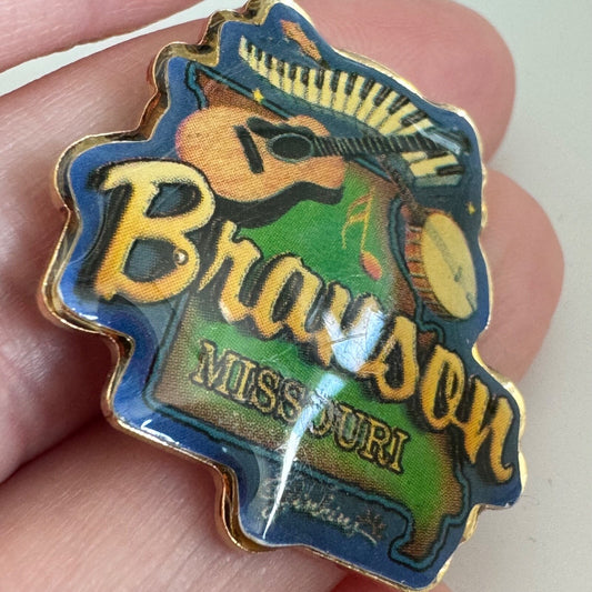 Branson Missouri Music Souvenir Lapel Pin – USA Banjo Guitar Piano