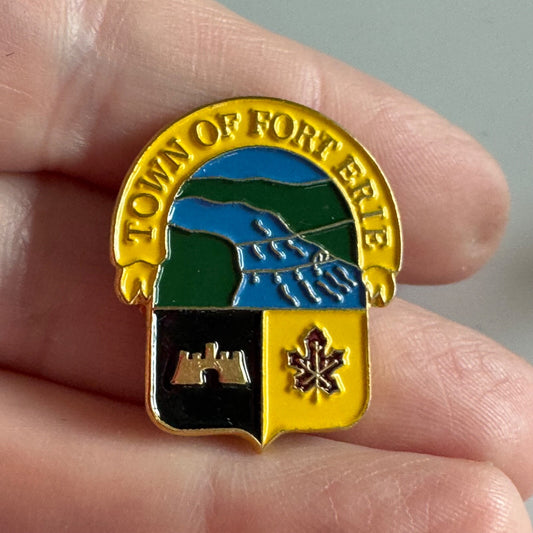 Town of Fort Erie Souvenir Tourist Lapel Pin Ontario Canada Coat of Arms