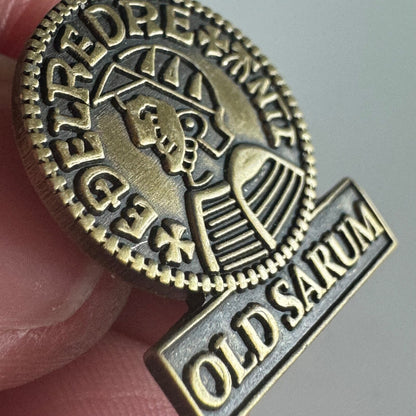 Vintage Old Sarum Souvenir Tourist Lapel Pin UK English Heritage