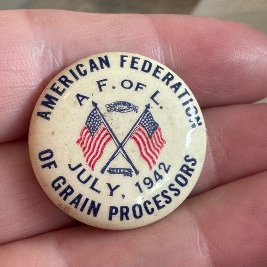 WWII July 1942 American Federation of Grain Processors AFL Lapel Pin Flags