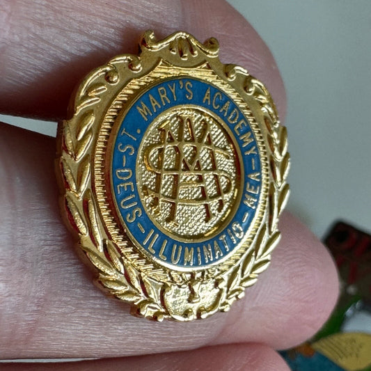Vintage St. Mary's Academy Deus Illuminato Mea Lapel Pin Inglewood California 