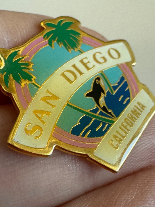 Vintage San Diego California Souvenir Tourist Shamu Orca Sea World Pin
