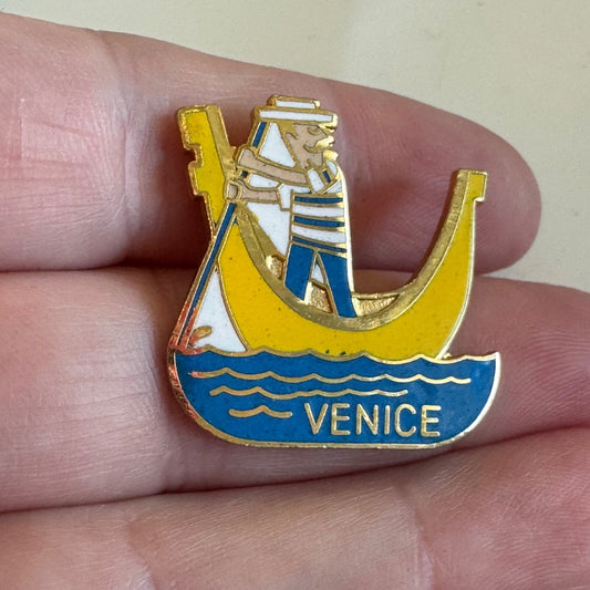 Venezia Venice Gondolier Gondola Souvenir Tourist Lapel Pin Yellow Blue