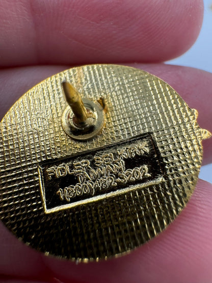 2005 Descendants Red River Reunion Enamel Lapel Pin Grand Forks SD Clutch Back