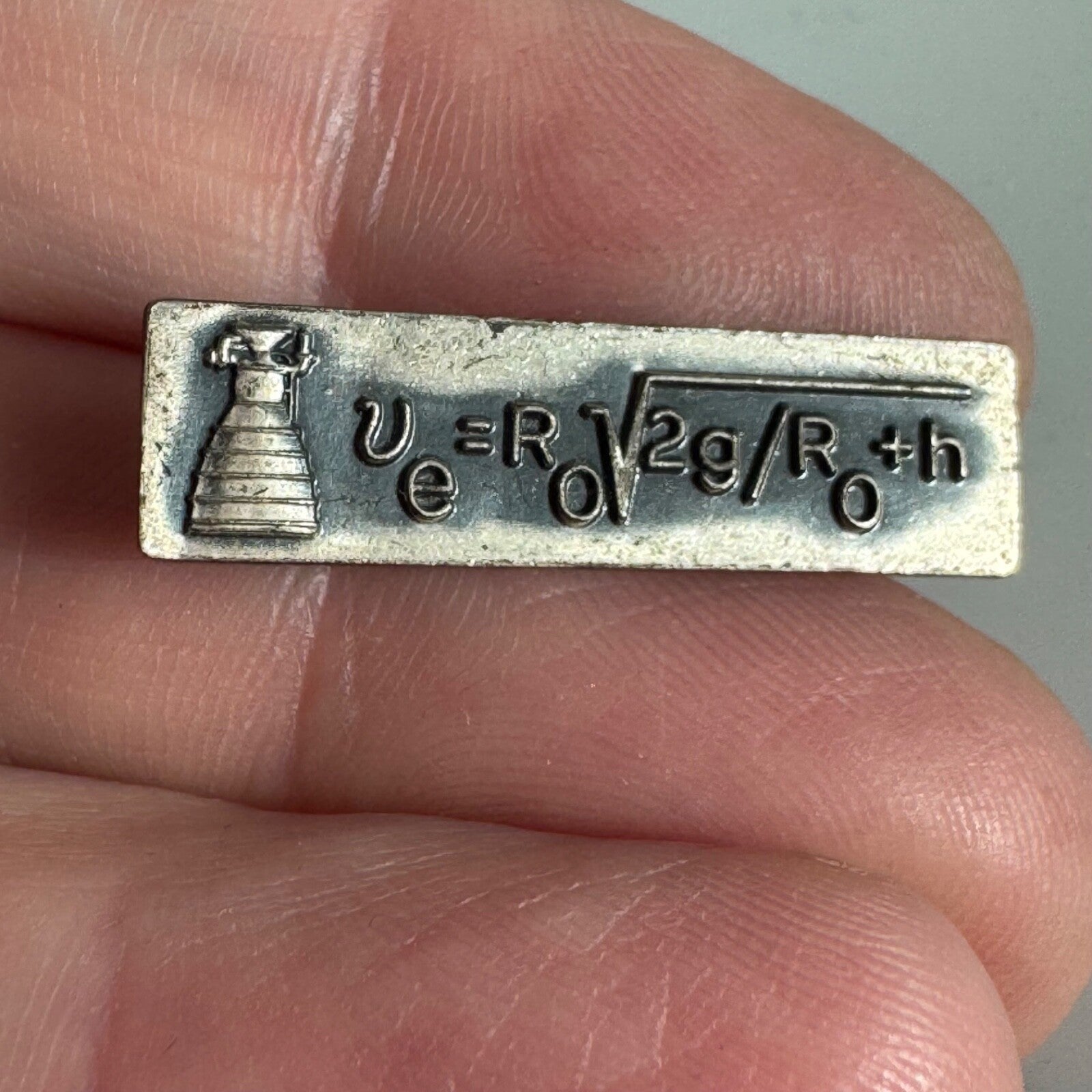 VINTAGE ROCKETDYNE APOLLO SATURN V ENGINE Escape Gravity Equation Lapel Pin