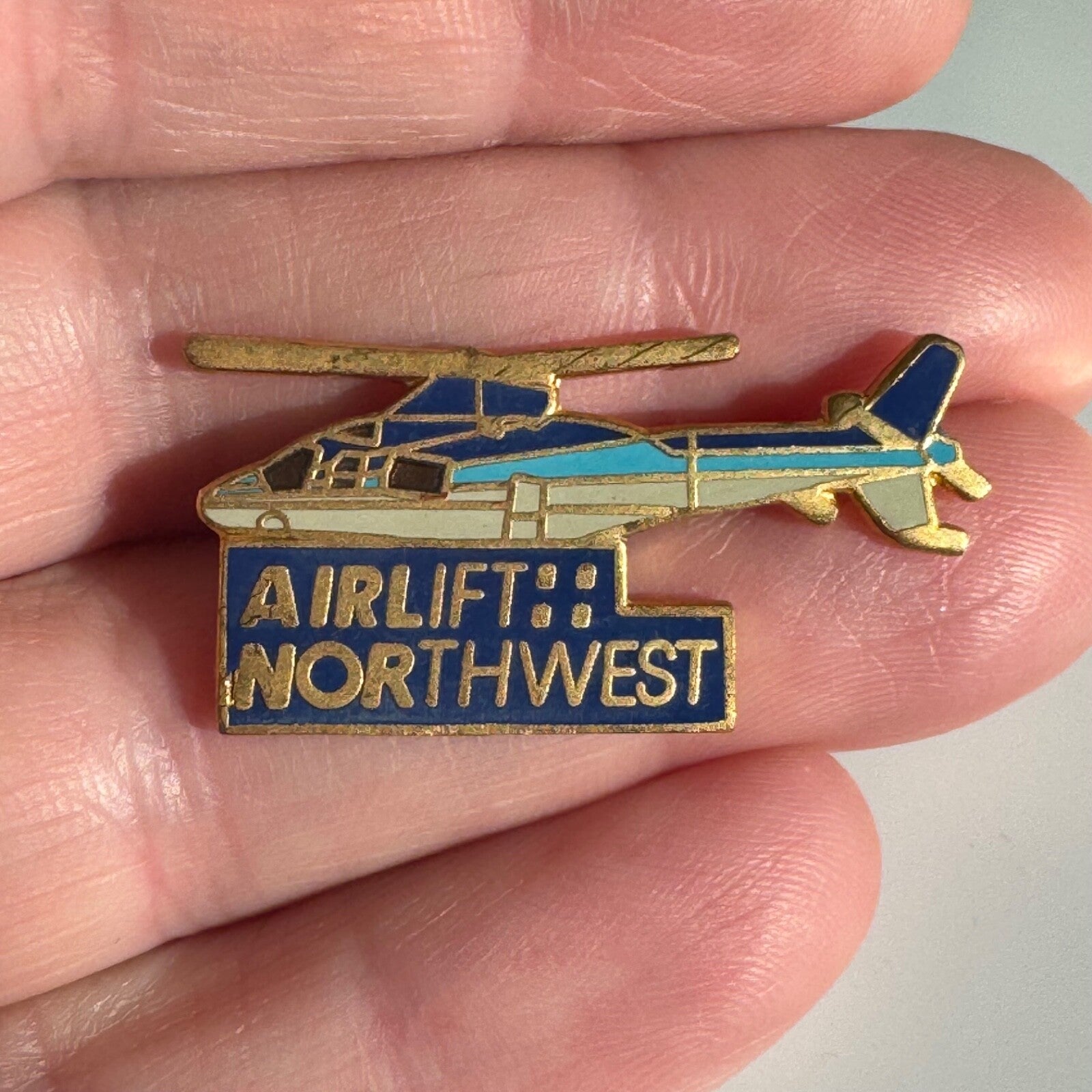 Vtg University Of Washington Airlift Northwest Air Ambulance Helicopter Pin