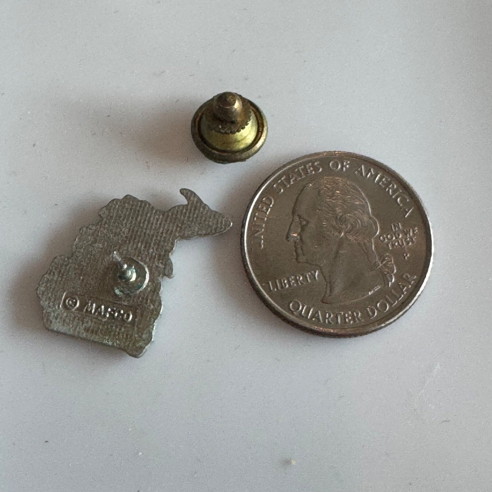 Vintage Michigan State Outline Souvenir Enamel Travel Pin Lake Superior Model T