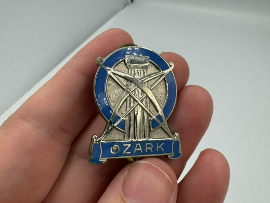 Ozark  US Army 102nd ARCOM Reserve Command Unit DI DUI Pin Insignia meyer