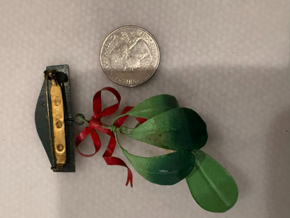 Fabulous Kiss Me It's Christmas Dangling Mistletoe Brooch Lapel Pin Vintage