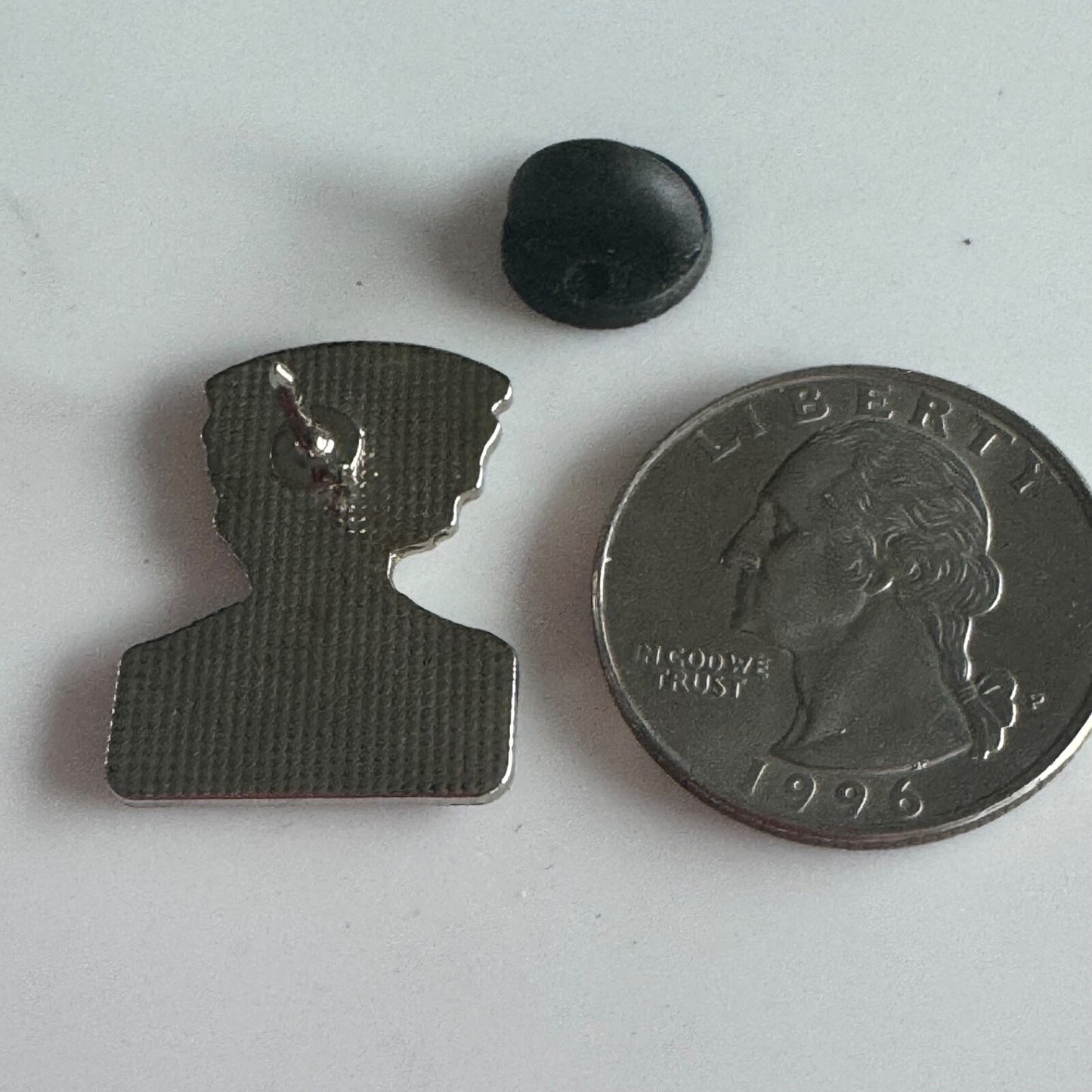 Vintage Mount St. Helens Volcano Lapel Pin Souvenir Tourist
