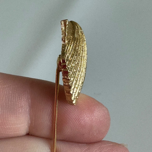 Vintage Trifari Gold Tone Scallop Shell Stick Pin – Vintage Nautical Lapel Pin