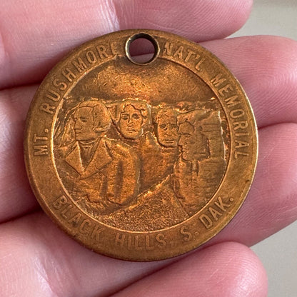 Mt Rushmore National Memorial Black Hills Dedication Medal Token Coin Fob
