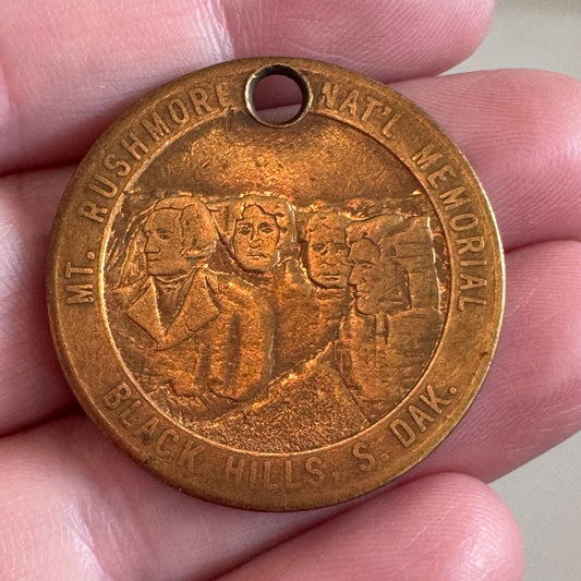 Mt Rushmore National Memorial Black Hills Dedication Medal Token Coin Fob