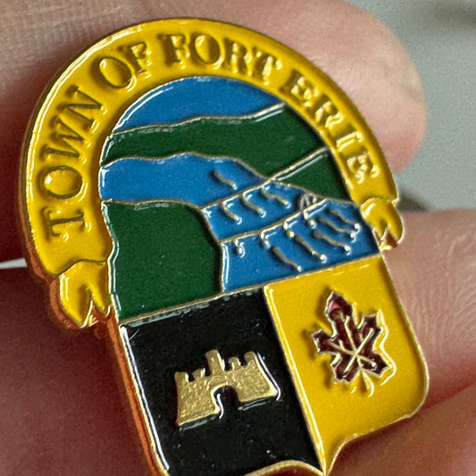 Town of Fort Erie Souvenir Tourist Lapel Pin Ontario Canada Coat of Arms